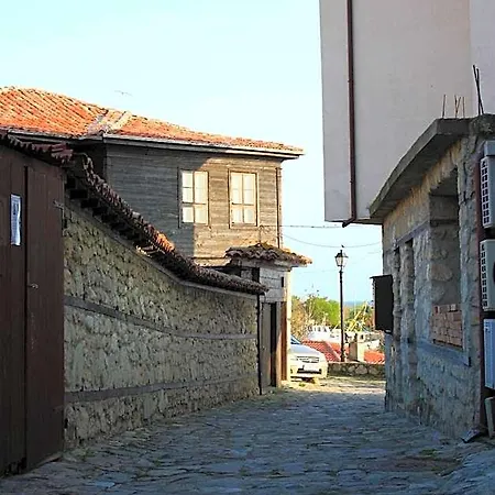 Rony Νεσέμπαρ